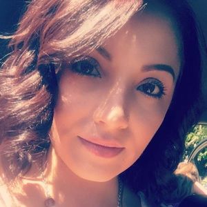 Meet your Posher, Esperanza